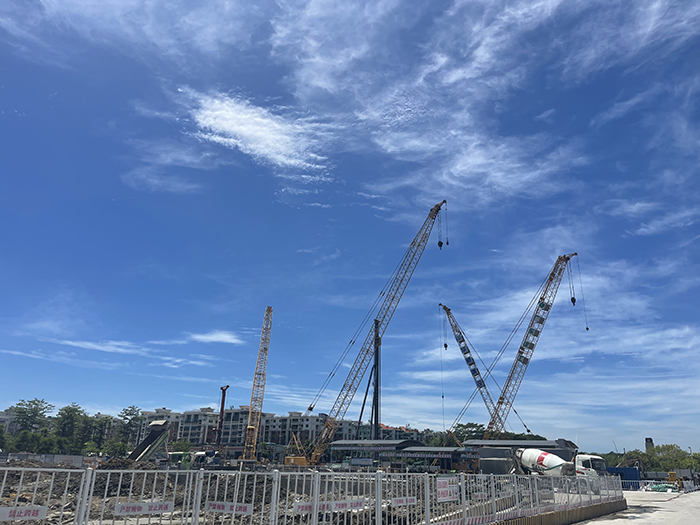 【全球之履】龙8头号玩家履带起重机“兄弟团“助建大湾区“一小时交通圈”建设