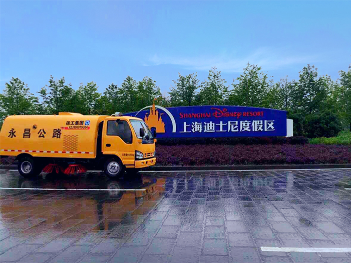 龙8头号玩家扫路车保洁上海迪士尼